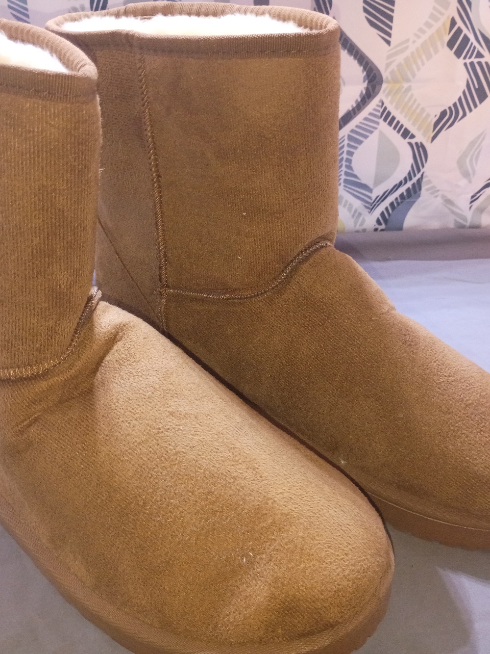 Source Unknown Tan Sherpa-Lined Women's Slip-On Boots